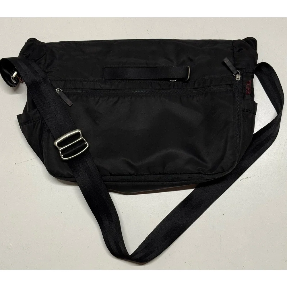 Tumi T-Tech Essential Gear Messenger‎ Bag Black Nylon Laptop Crossbody 57574D